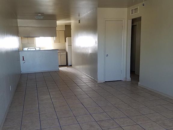 3rd image of 605 E Bustamante St APT 3