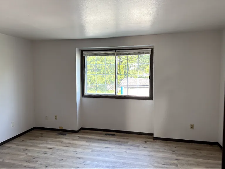 7556 Whitcomb St #B — Photo 11