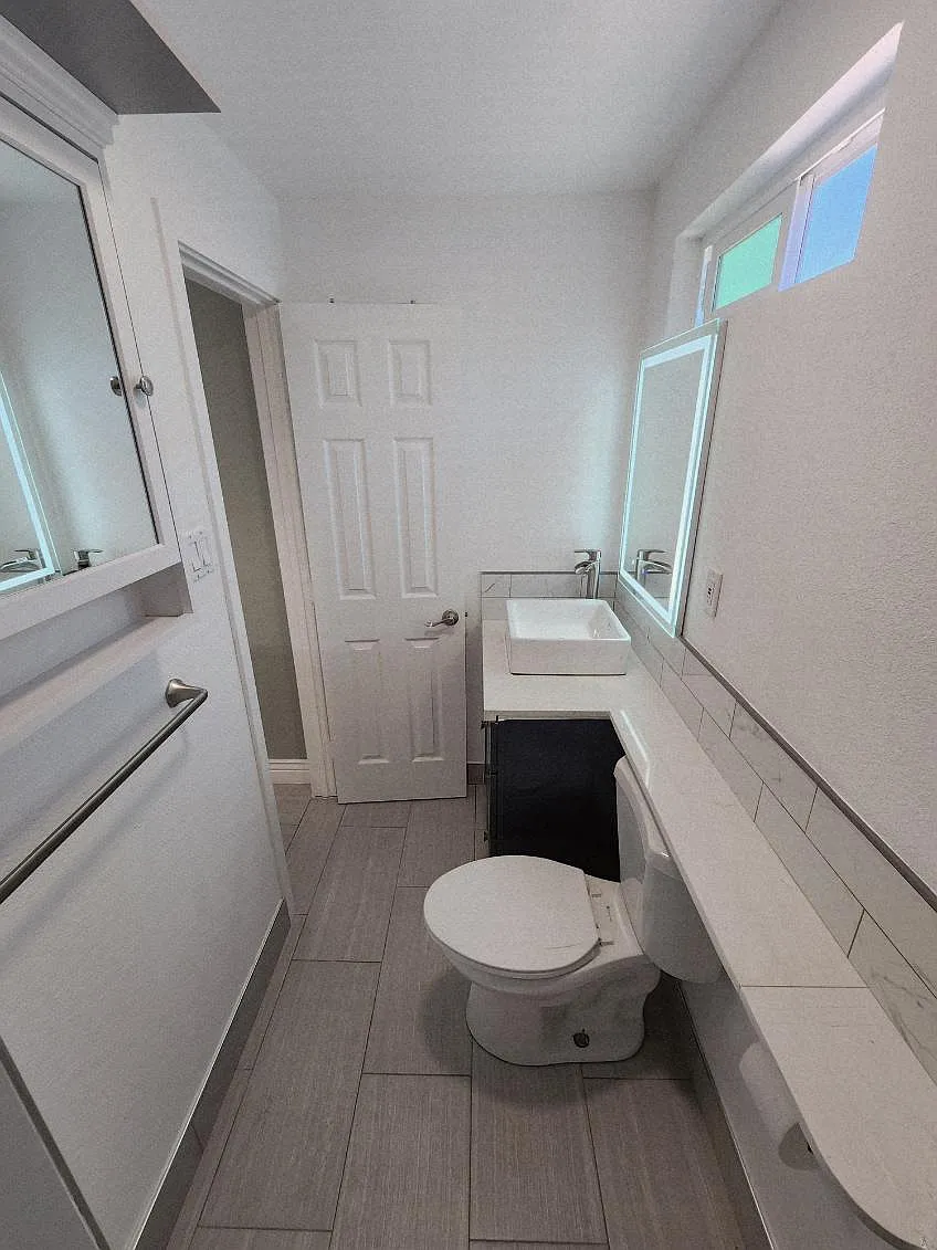 Studio, 300 sqft, $1,500 — Photo 2