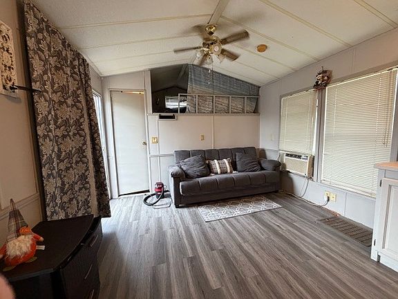 5th image of 2795 E 28th Rd Lot 679