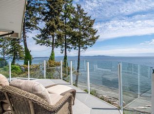 5267 Parker Ave, Saanich, BC V8Y 2N1