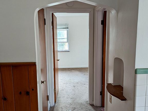 3rd image of 3047 Boudinot Ave #4