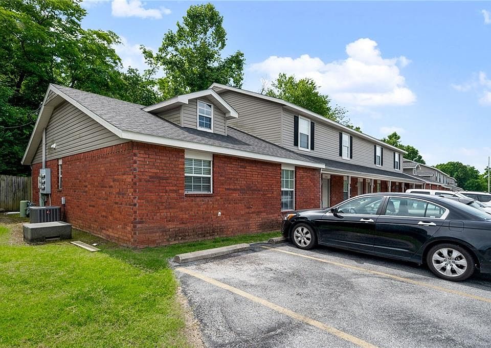 1st image of 1246 N Iron Horse Dr