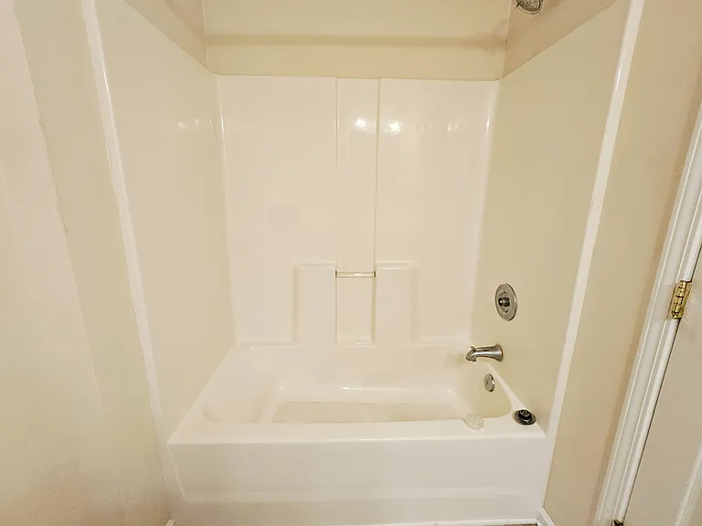 3704 Cotswold Ter #3A — Photo 13