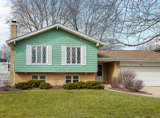 8S174 Washington St, Darien, IL