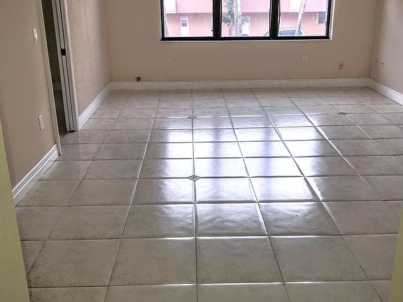 5th image of 3702 NE 171st St APT 1