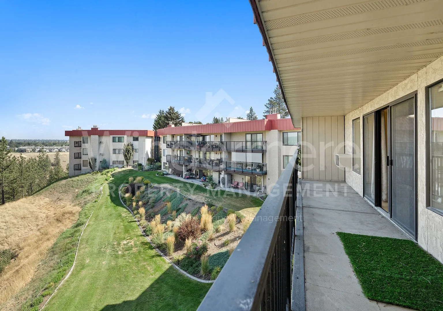 ** One Month Free ** Browne's Addition Gated Condominium 3 Bed 2 Bathroom View Property — Photo 4