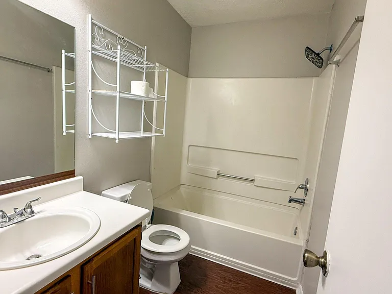 503 Willow West Dr — Photo 9