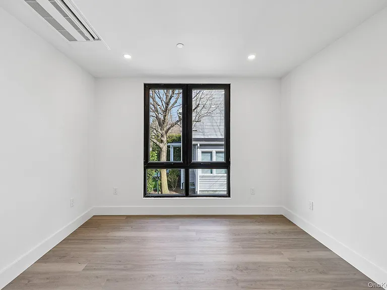 325 Manville Rd #203 — Photo 16