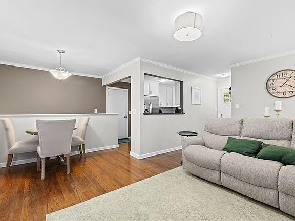 5th image of 5201 W 71st St