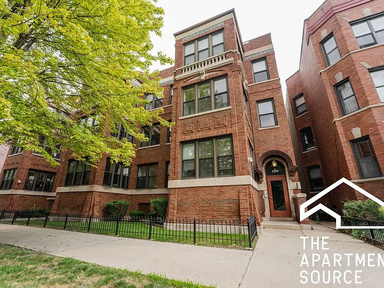2331 N Kedzie Blvd — Photo 10