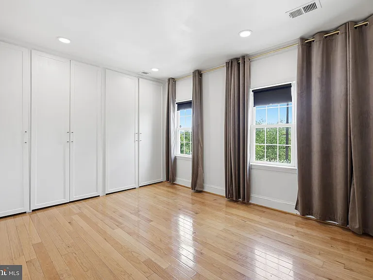 708 I St SE #A — Photo 20