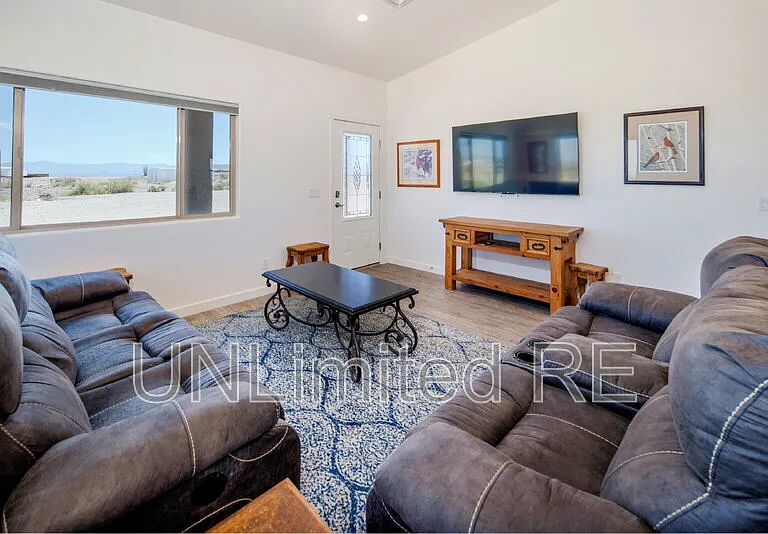 7756 N Sierra Vista Dr — Photo 27