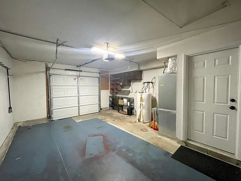 916 Appleby Ct — Photo 35