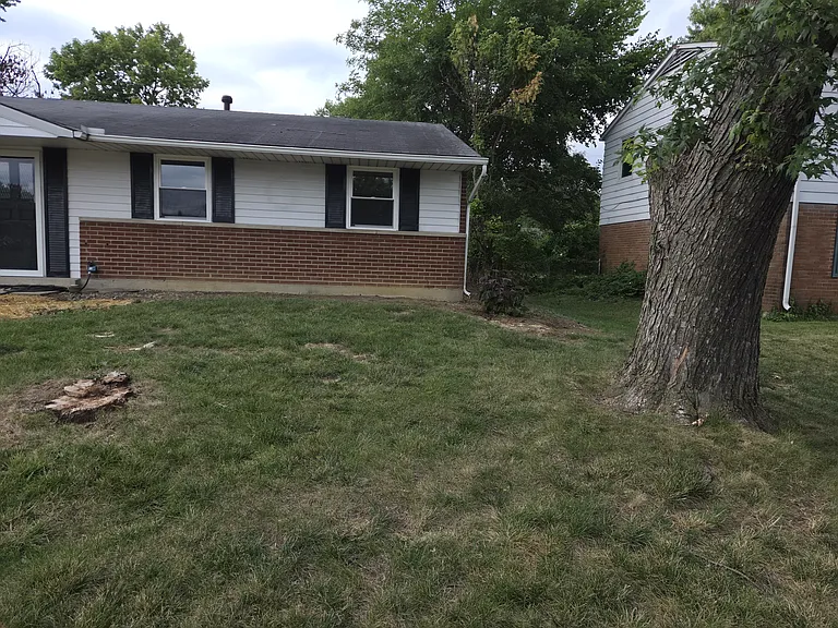 1584 Valdosta Dr — Photo 2