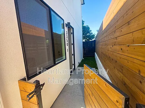 3350 Lockwood Dr Photo 1