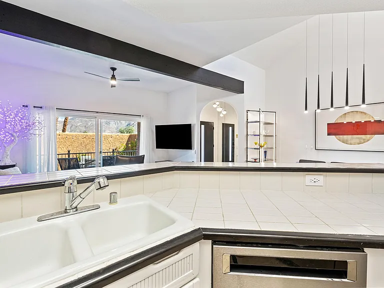 49075 Mariposa Dr — Photo 30