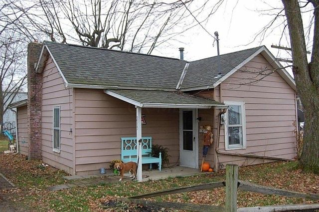 1st image of 215 Friend St
