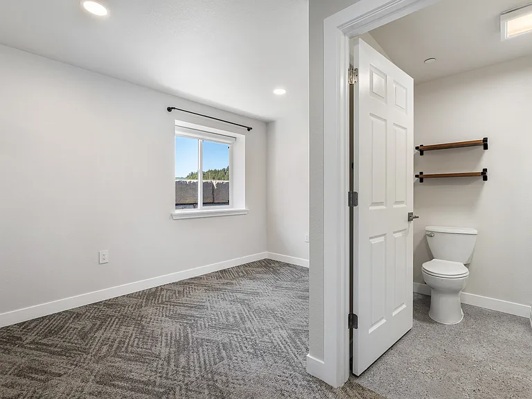 Ponderosa Apartments — Photo 23