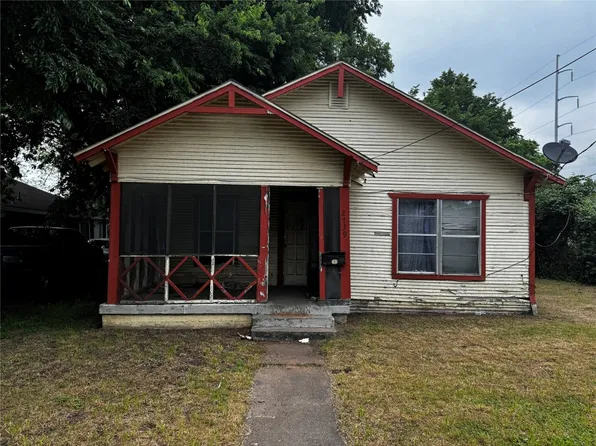 2739 Lawrence St, Dallas, TX 75215