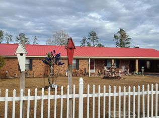 22 Pritchett Dr, Collins, MS 39428