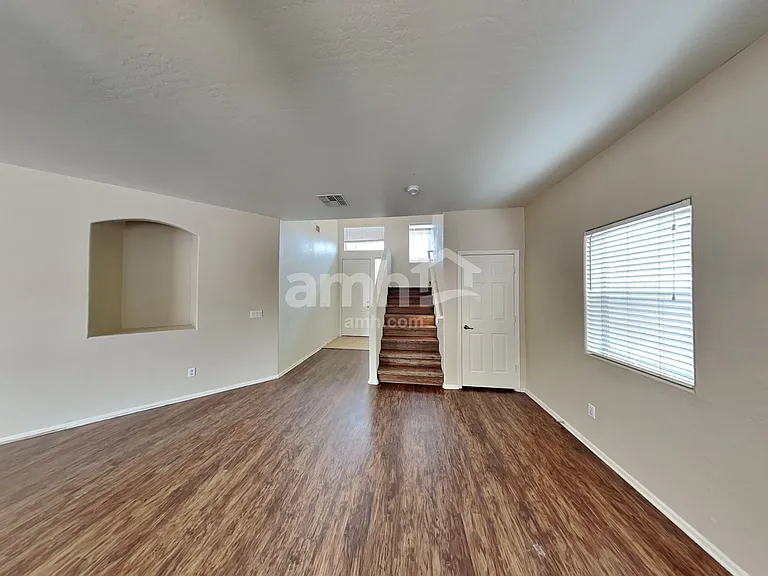 1509 S 123rd Dr — Photo 7