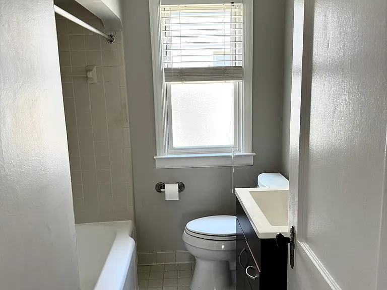 22424 Nowlin St — Photo 5