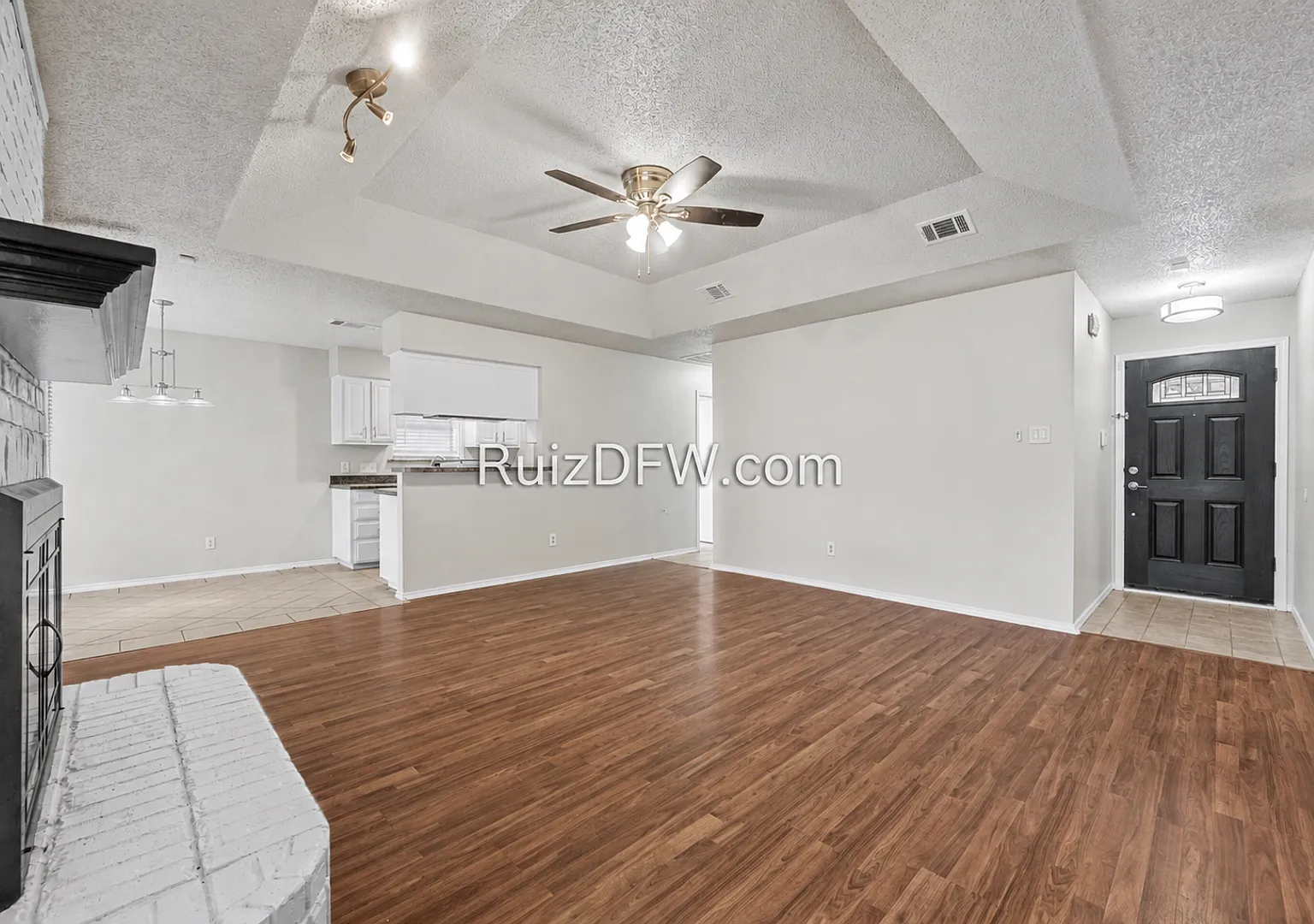 Single-family home in 76134 — Photo 4