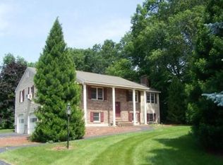 10 Greenbriar Cir, Andover, MA 01810