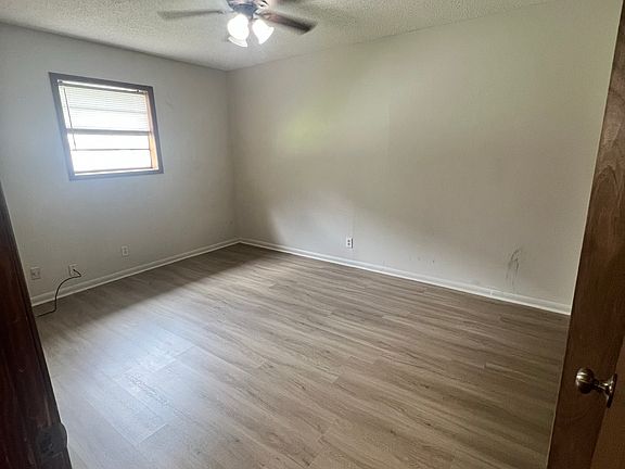 2nd image of 218 Victoria Dr APT 6A