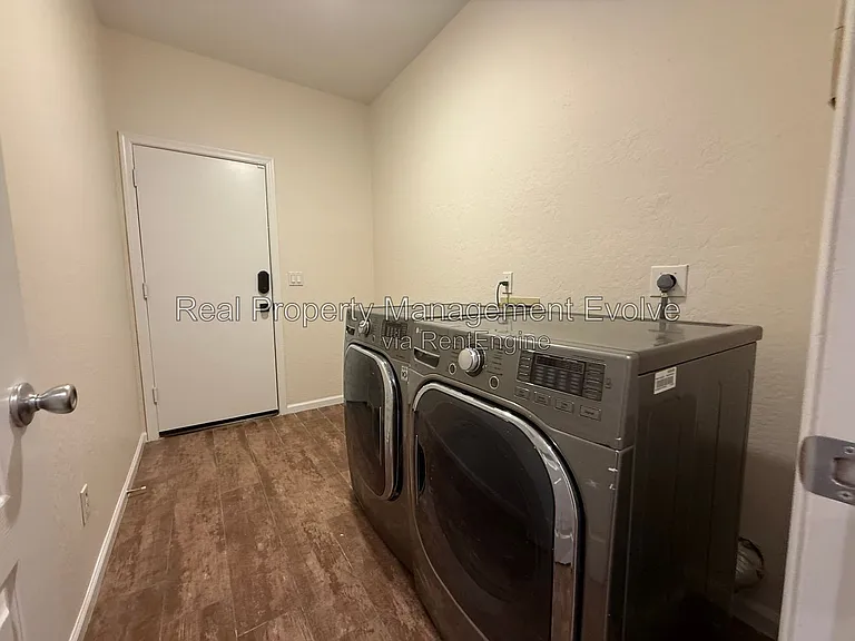 1234 W Remington Dr — Photo 41
