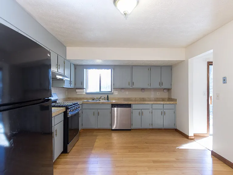 1169 Hillcrest Ct — Photo 13