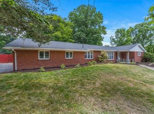 7118 Sunnydell Dr, Brookfield, OH