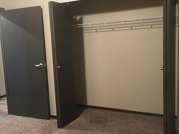 4th image of 913 Main Ave #211