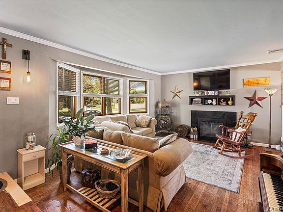 4th image of 1733 Andrea Road
