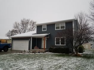 32 Dogwood Ct, Bowling Green, OH 43402