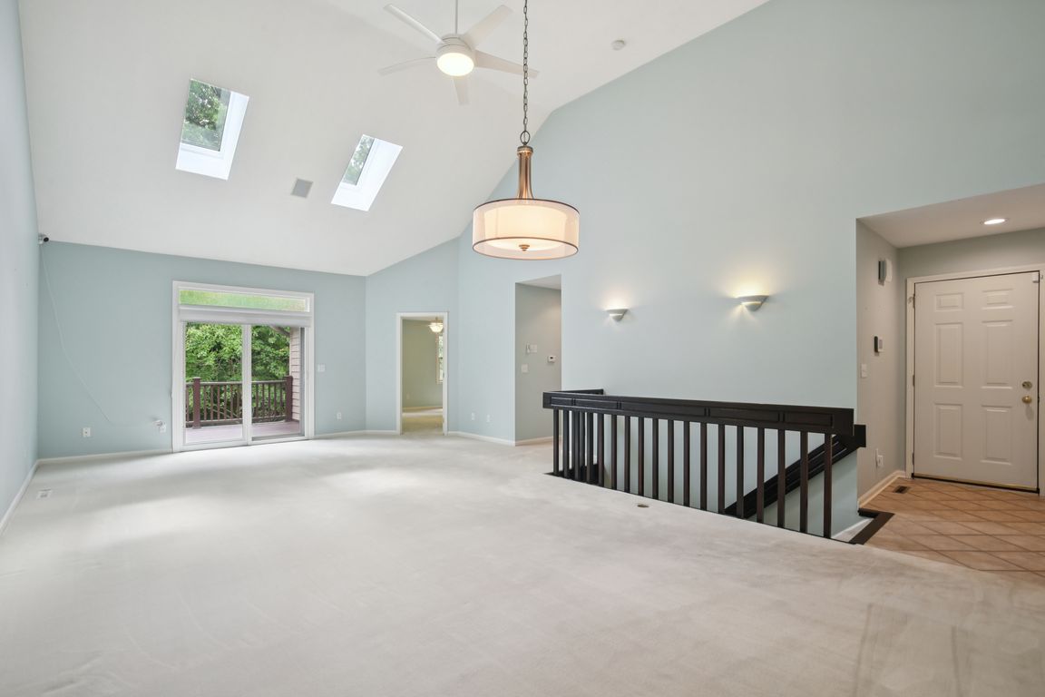 Richlyn Dr-S2706-005.jpg