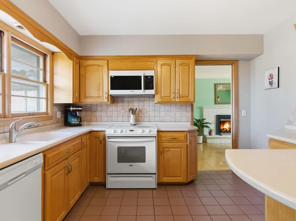 2515 Florida Ave N, Golden Valley, MN 55427