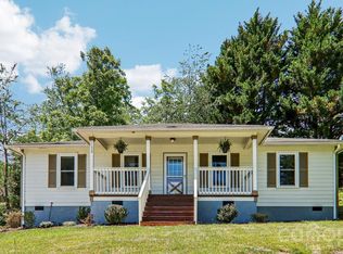 133 Highland St, Weaverville, NC 28787