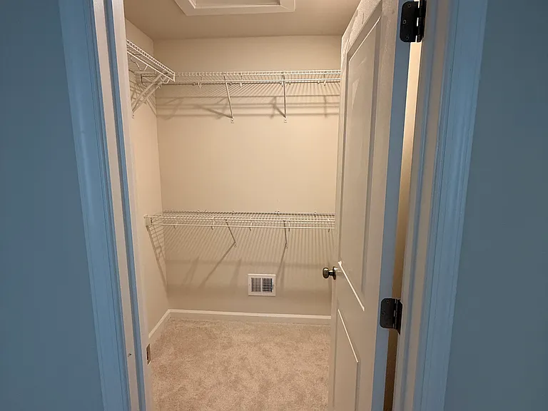 8728 Pioneer Hill Dr — Photo 29