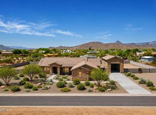 1686 E Carriage Lane, Phoenix, AZ 85086
