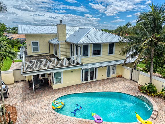 3rd image of 5844 Pinebrook Drive