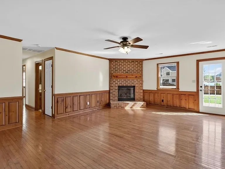 730 Beckley Ln — Photo 5