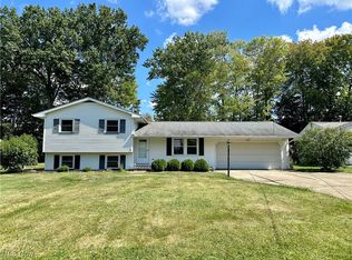 581 Cedar Dr, Cortland, OH