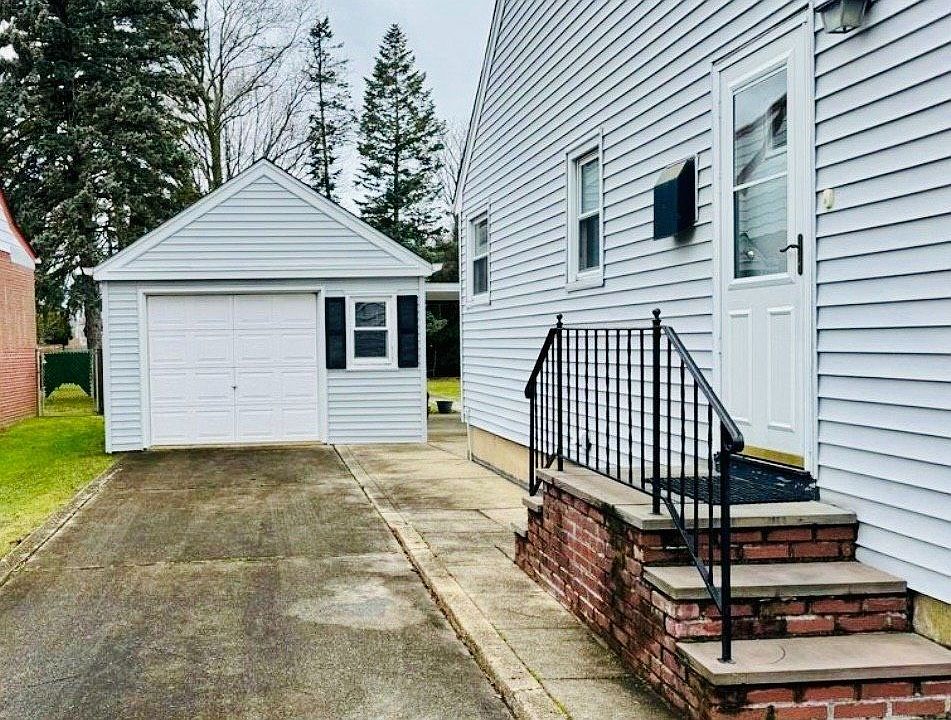 38 Miller Rd, Hicksville, NY 11801 Zillow