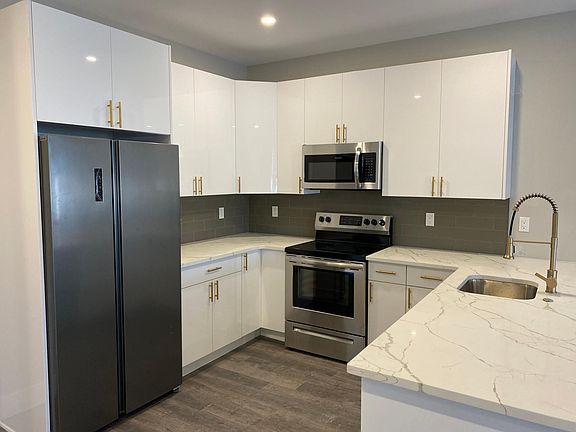 5th image of 32 Norwood St