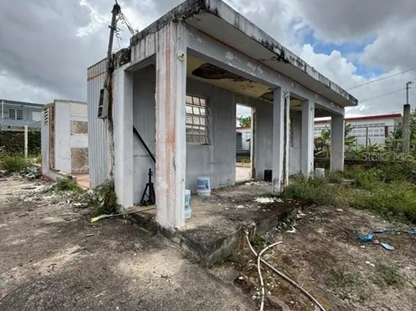 S 4th Ext, Canovanas, PR 00729