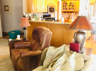 2802 Eastbrook Ct, Saint Joseph, MO 64506