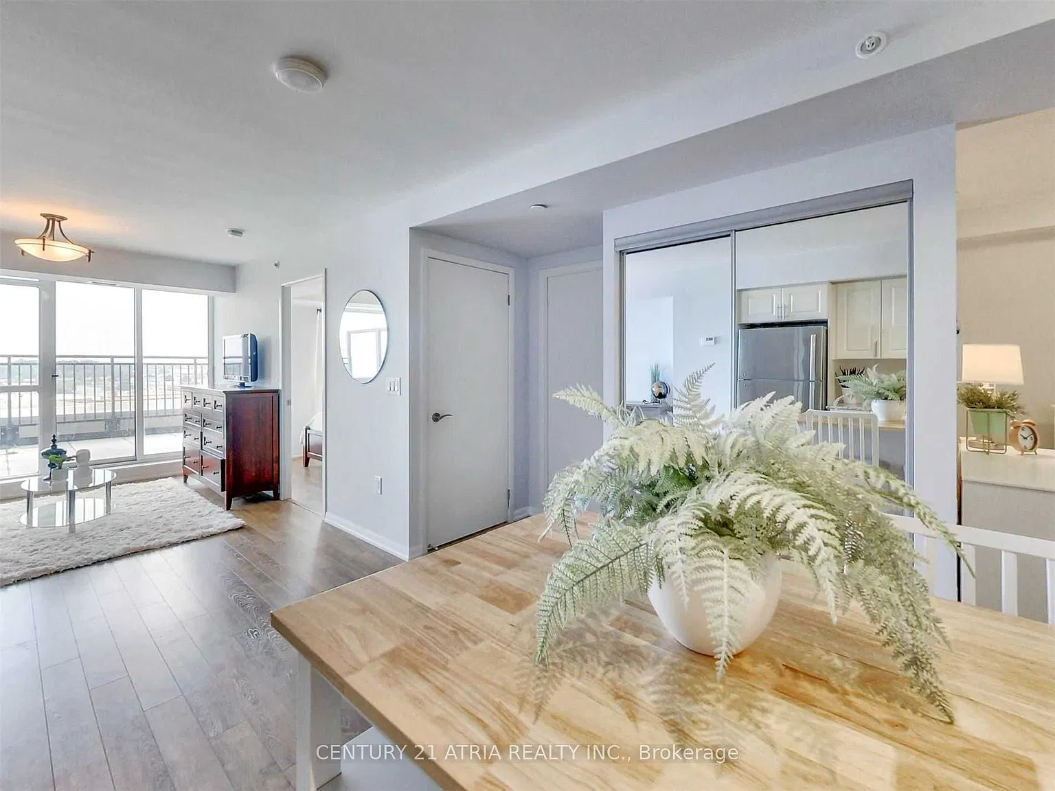 2 bed, $2,400 — Photo 4