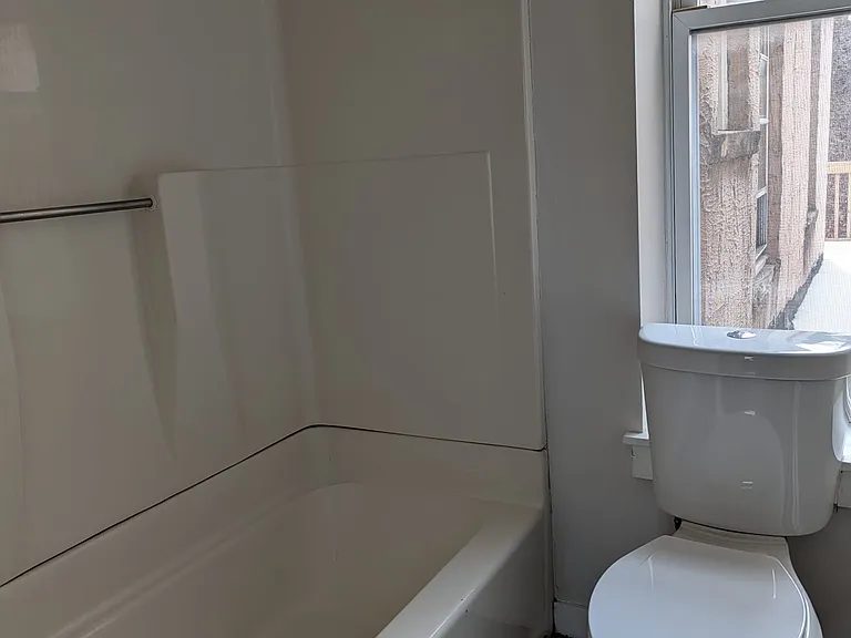 1004.5 Fanny St #L — Photo 7